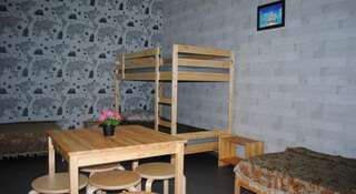 Гостиница 12 месяцев Новокузнецк Кровать в общем четырехместном номере-2