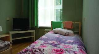 Гостиница 12 месяцев Новокузнецк Стандартный двухместный номер с 2 отдельными кроватями-3